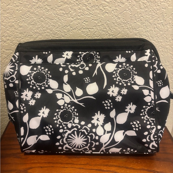 thirty-one Handbags - Thirty-One Floral Black and White Cosmetic Bag